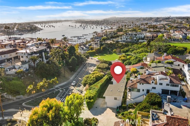 2516 Bayside Drive, Corona del Mar CA: https://media.crmls.org/medias/96969471-4993-4f3d-b335-bfacba43ba2d.jpg
