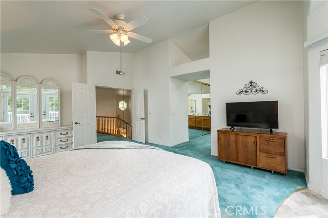 21714 Agajanian Lane, Saugus CA: https://media.crmls.org/medias/9696b16f-2572-42dc-a2b2-554f05ffc7fd.jpg