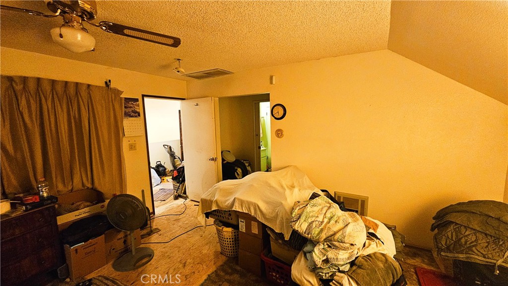 https://media.crmls.org/medias/9697be56-910a-4b26-82b4-9c12e2d47b0b.jpg?preset=X-Large