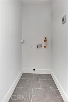 Detail Gallery Image 12 of 24 For 8418 S Main St, Los Angeles,  CA 90003 - – Beds | – Baths