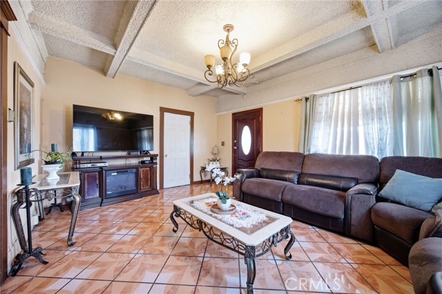 Detail Gallery Image 11 of 30 For 123 E 65th St, Los Angeles,  CA 90003 - 3 Beds | 2 Baths