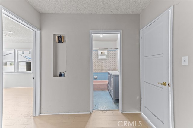 1357 Amalia Avenue, Los Angeles CA: https://media.crmls.org/medias/9698872a-564f-4e1b-8b79-bff5efcdf776.jpg
