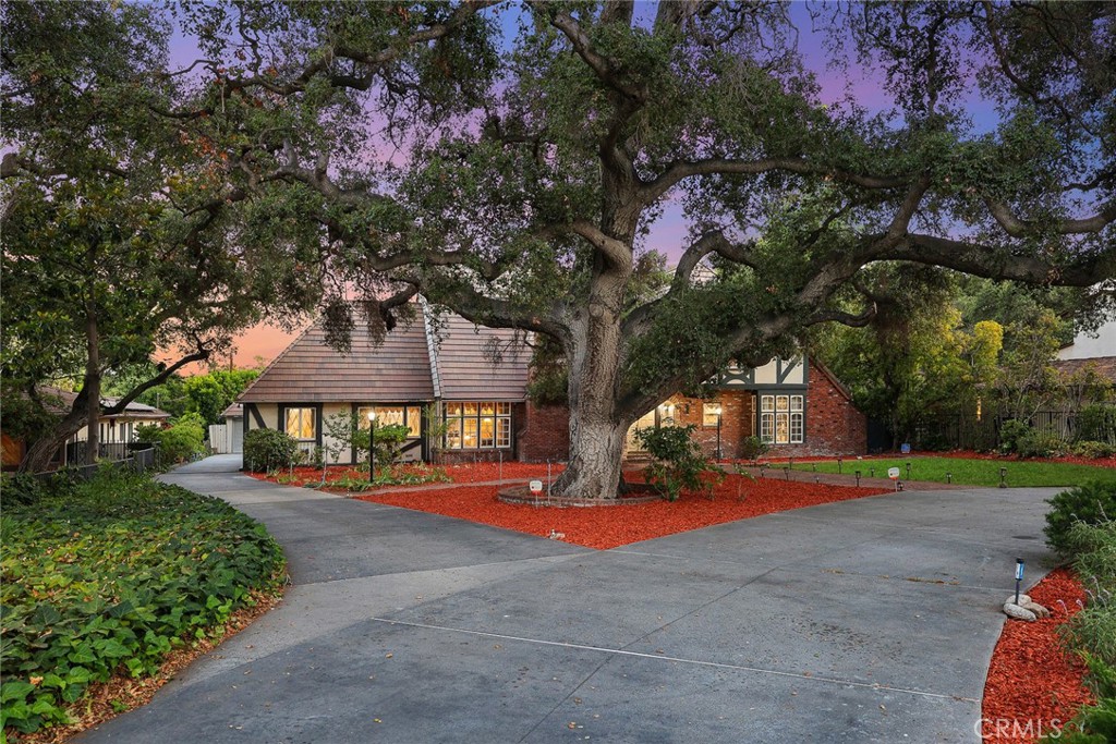 100 W Sycamore Avenue, Arcadia, CA 91006