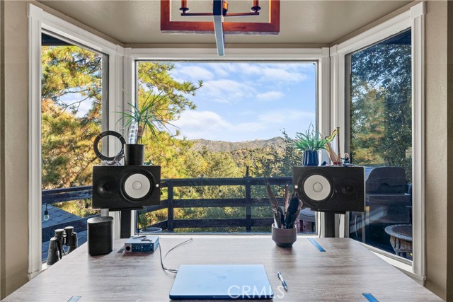 Detail Gallery Image 17 of 49 For 337 Wylerhorn, Crestline,  CA 92325 - 3 Beds | 2/1 Baths