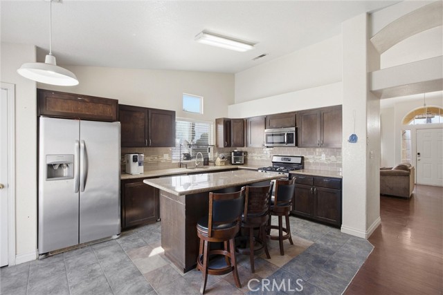 Detail Gallery Image 16 of 42 For 3802 Windflower Ave, Bakersfield,  CA 93313 - 3 Beds | 2 Baths