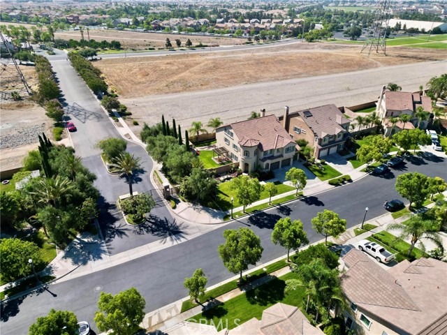 5381 Campania Way, Fontana CA: https://media.crmls.org/medias/969a332c-8c56-4603-8bb5-cf0c88e3624f.jpg