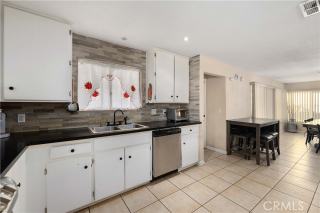 44627 11th E, Lancaster CA: https://media.crmls.org/medias/969a7456-7326-4a5c-a0e6-2515b13cb95b.jpg