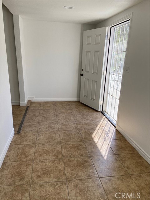 Detail Gallery Image 8 of 10 For 6594 Smith Ave., Jurupa Valley,  CA 91752 - 2 Beds | 1 Baths