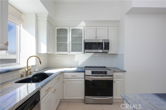 Detail Gallery Image 5 of 51 For 388 E Ocean #703,  Long Beach,  CA 90802 - 2 Beds | 2 Baths