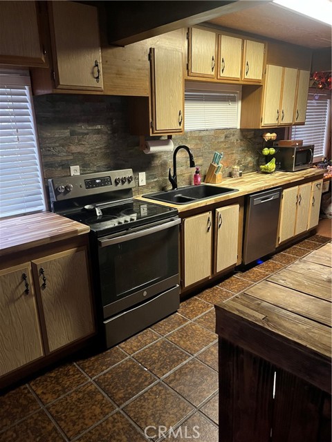 Detail Gallery Image 6 of 21 For 6070 Manzanita Ct, Angelus Oaks,  CA 92305 - 3 Beds | 1 Baths