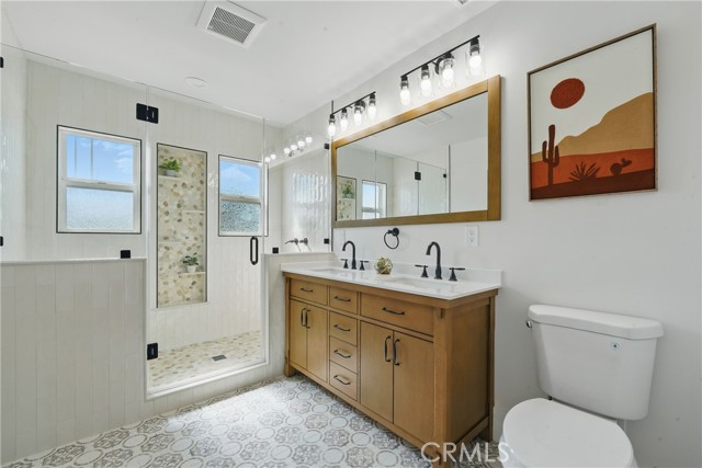 2111 S Bronson Ave, Los Angeles CA: https://media.crmls.org/medias/969d9c51-161a-4500-aa5b-7f454353d4be.jpg