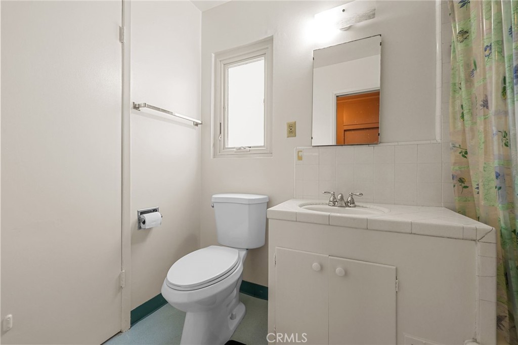 https://media.crmls.org/medias/969e4b96-686d-409a-8fac-0fe5ed8fcf0b.jpg?preset=X-Large
