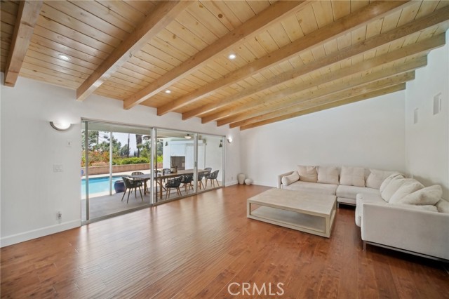 Detail Gallery Image 10 of 75 For 12218 Sarazen Pl, Granada Hills,  CA 91344 - 6 Beds | 5/2 Baths