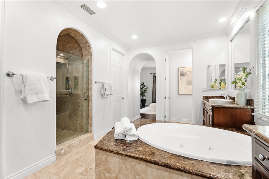 MLS #OC25253669 image #14