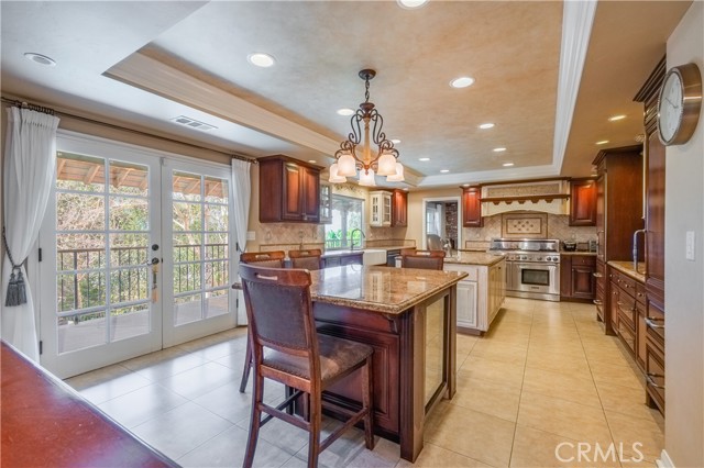 Detail Gallery Image 15 of 58 For 2899 N Monte Verde Dr, Covina,  CA 91724 - 5 Beds | 5 Baths