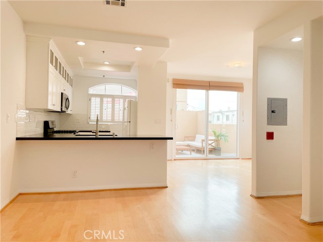1628 E Palm Ave, El Segundo CA: https://media.crmls.org/medias/969fd33e-0538-46b5-a750-c5f7b5bdf899.jpg