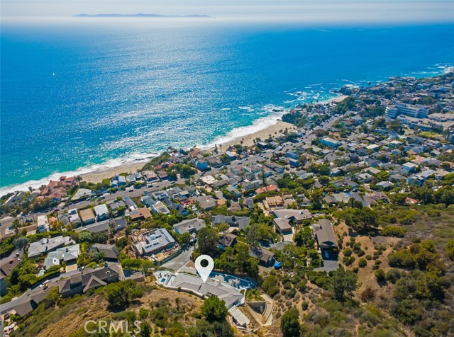 31 N Vista De Catalina, Laguna Beach CA: https://media.crmls.org/medias/969fd3fd-50df-4178-a389-1bf6a1393347.jpg
