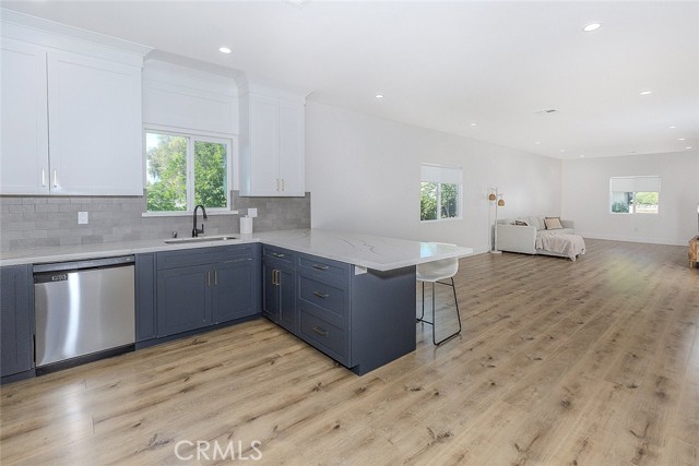25101 Vermont Drive, Newhall CA: https://media.crmls.org/medias/96a09cde-e699-4b7b-aa9a-52f4945e91f9.jpg