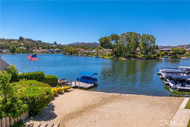 32117 Beachlake Lane, Westlake Village CA: https://media.crmls.org/medias/96a1a510-d529-4132-adea-dfbd87609f39.jpg