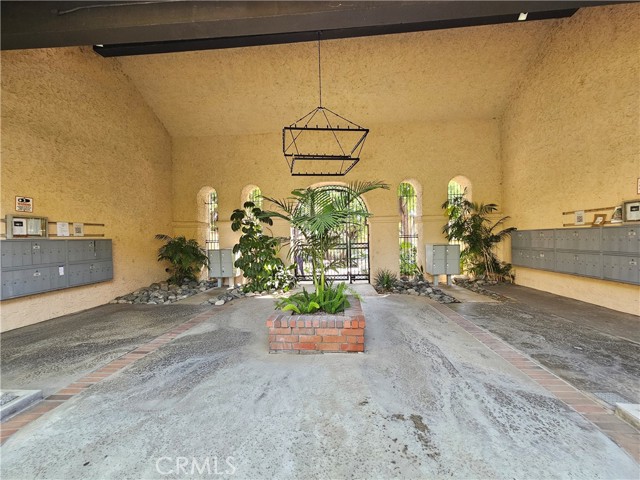 Detail Gallery Image 55 of 69 For 1711 Grismer Ave #52,  Burbank,  CA 91504 - 3 Beds | 3 Baths