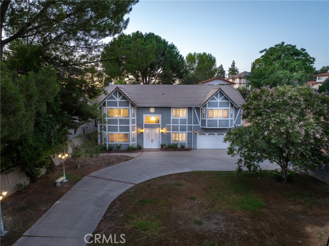 Detail Gallery Image 3 of 34 For 21221 Mulholland Dr, Woodland Hills,  CA 91364 - 5 Beds | 3/1 Baths