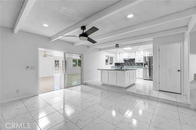 16474 Karen Road, Madera CA: https://media.crmls.org/medias/96a2433c-8f1c-4e6f-b9a8-f47a94e3e846.jpg