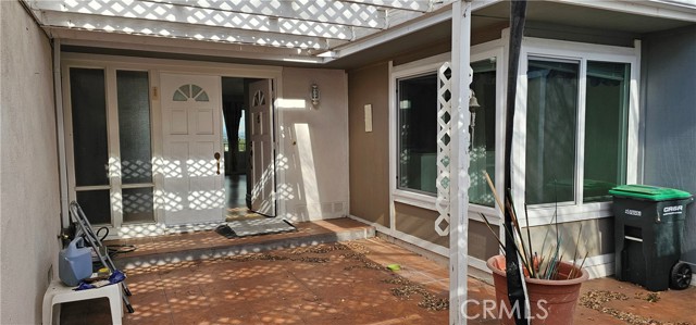 22265 Caminito Mescalero, Laguna Hills CA: https://media.crmls.org/medias/96a265f8-ba46-478b-8d34-c67d9736e33f.jpg