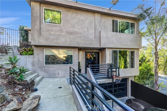 Detail Gallery Image 2 of 29 For 6672 Lakeridge Rd, Los Angeles,  CA 90068 - 3 Beds | 3 Baths