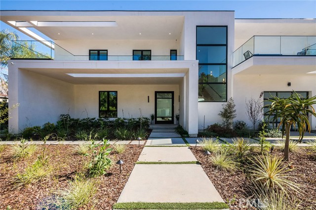 Detail Gallery Image 4 of 43 For 4930 Palomar Dr, Tarzana,  CA 91356 - 6 Beds | 6/1 Baths