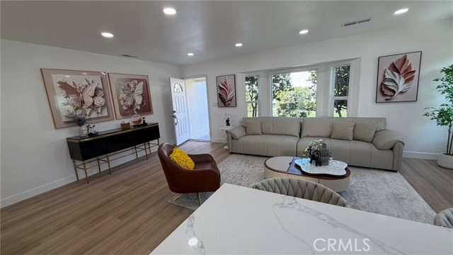 Detail Gallery Image 2 of 7 For 9066 Hermosa, Temple City,  CA 91780 - 5 Beds | 5 Baths