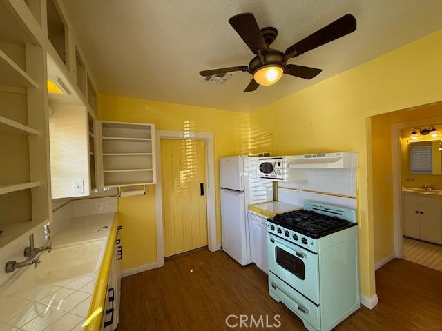Detail Gallery Image 10 of 44 For 49570 Park Avenue, Morongo Valley,  CA 92256 - 2 Beds | 2 Baths