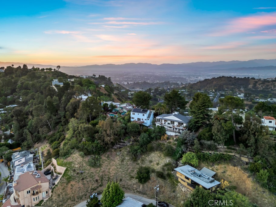 https://media.crmls.org/medias/96a44237-e14e-492b-9f46-40c05f224666.jpg?preset=X-Large