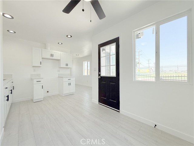 518 N Wilmington Avenue, Compton CA: https://media.crmls.org/medias/96a4b260-cde9-4715-b759-99361e4fe8f4.jpg