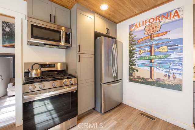 Detail Gallery Image 29 of 50 For 332 Vista, Big Bear Lake,  CA 92315 - 3 Beds | 2 Baths