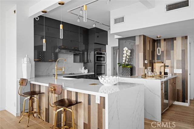 Detail Gallery Image 17 of 65 For 222 Monterey Rd #1603,  Glendale,  CA 91206 - 2 Beds | 2 Baths