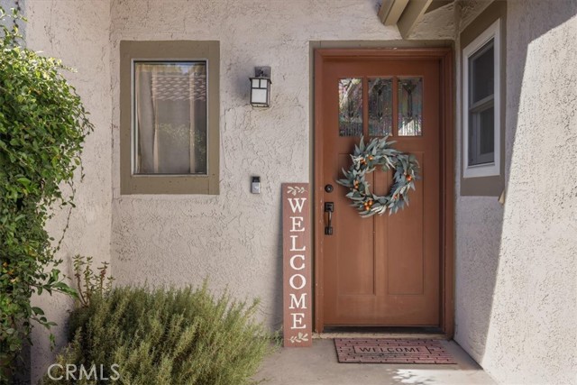Detail Gallery Image 4 of 70 For 15717 Rosehaven Ln, Canyon Country,  CA 91387 - 3 Beds | 2/1 Baths