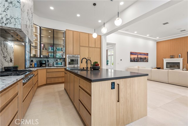 25410 PRADO DE LAS BELLOTAS, Calabasas CA: https://media.crmls.org/medias/96a7203d-0ba1-48ed-a86b-3dda39b9e0b3.jpg