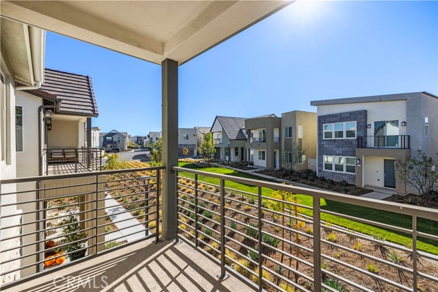 Detail Gallery Image 15 of 51 For 27731 Bridge View Pl, Valencia,  CA 91381 - 3 Beds | 3/1 Baths