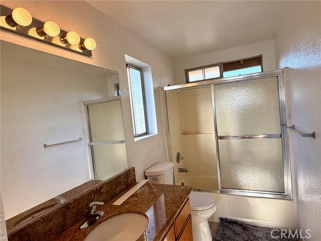 Detail Gallery Image 18 of 23 For 37509 Royal Ct, Palmdale,  CA 93552 - 4 Beds | 3 Baths