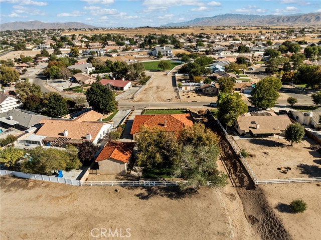 Detail Gallery Image 5 of 42 For 18940 Appaloosa Rd, Apple Valley,  CA 92308 - 4 Beds | 3 Baths