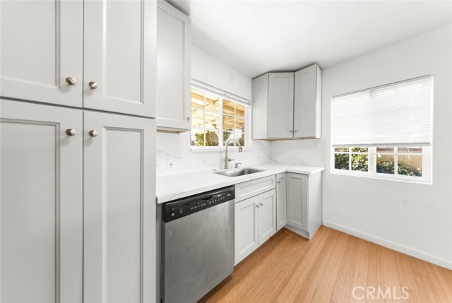 Detail Gallery Image 35 of 52 For 19148 Saticoy St, Reseda,  CA 91335 - 3 Beds | 2 Baths