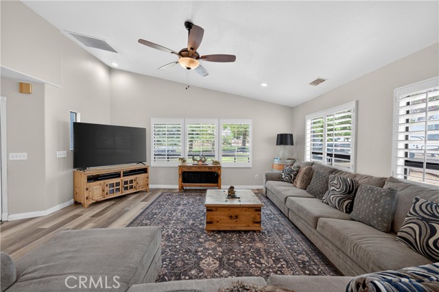 Detail Gallery Image 5 of 75 For 9902 Avenida Miravilla, Cherry Valley,  CA 92223 - 4 Beds | 2 Baths