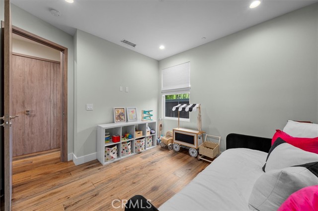 Detail Gallery Image 21 of 36 For 2713 Carnegie Ln #B,  Redondo Beach,  CA 90278 - 5 Beds | 4 Baths