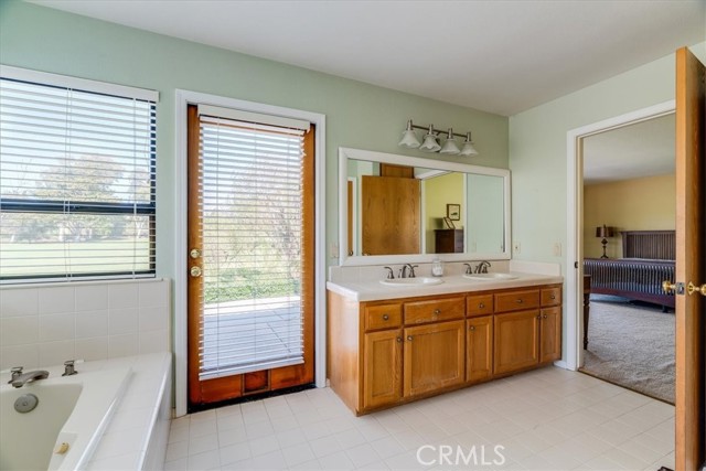 5619 Tamarisk Way, San Luis Obispo CA: https://media.crmls.org/medias/96a94766-d727-4585-a823-d8375eec15c4.jpg