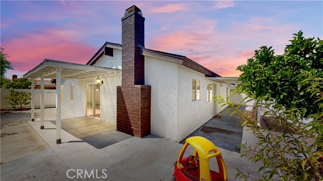 8007 New Salem Street, San Diego CA: https://media.crmls.org/medias/96a9cbe1-981c-4b97-aae6-e9a76694a2eb.jpg