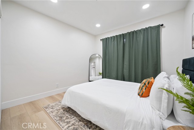 Image 22 of 35 For 1541 Wellington Avenue