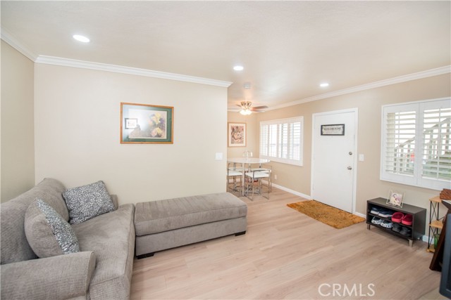 611 S La Veta Park Circle, Orange CA: https://media.crmls.org/medias/96aa5df0-a21c-462a-9ed3-9f699517ce1b.jpg