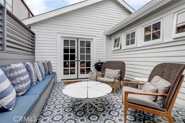 Private Deck is great for entertaining or relaxing