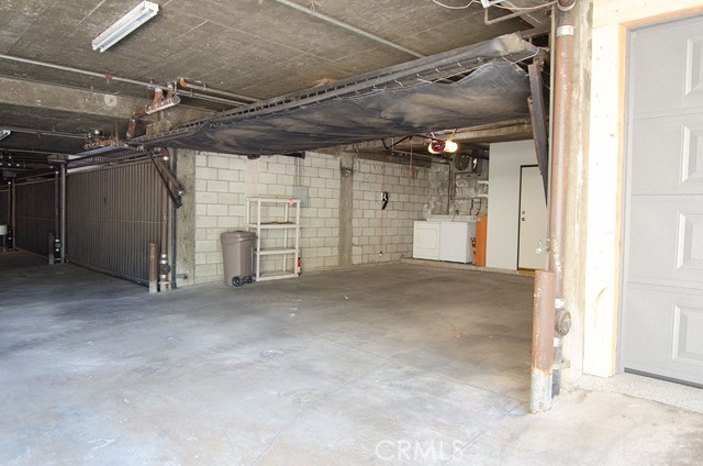 Detail Gallery Image 31 of 35 For 240 S Mentor #2,  Pasadena,  CA 91106 - 2 Beds | 2/1 Baths