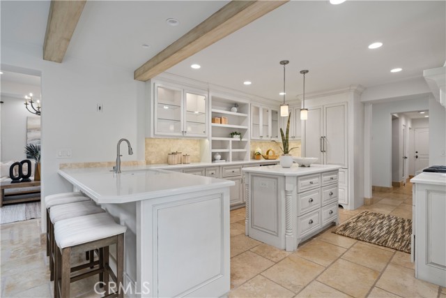 Detail Gallery Image 10 of 66 For 110 via Trieste, Newport Beach,  CA 92663 - 5 Beds | 5/1 Baths